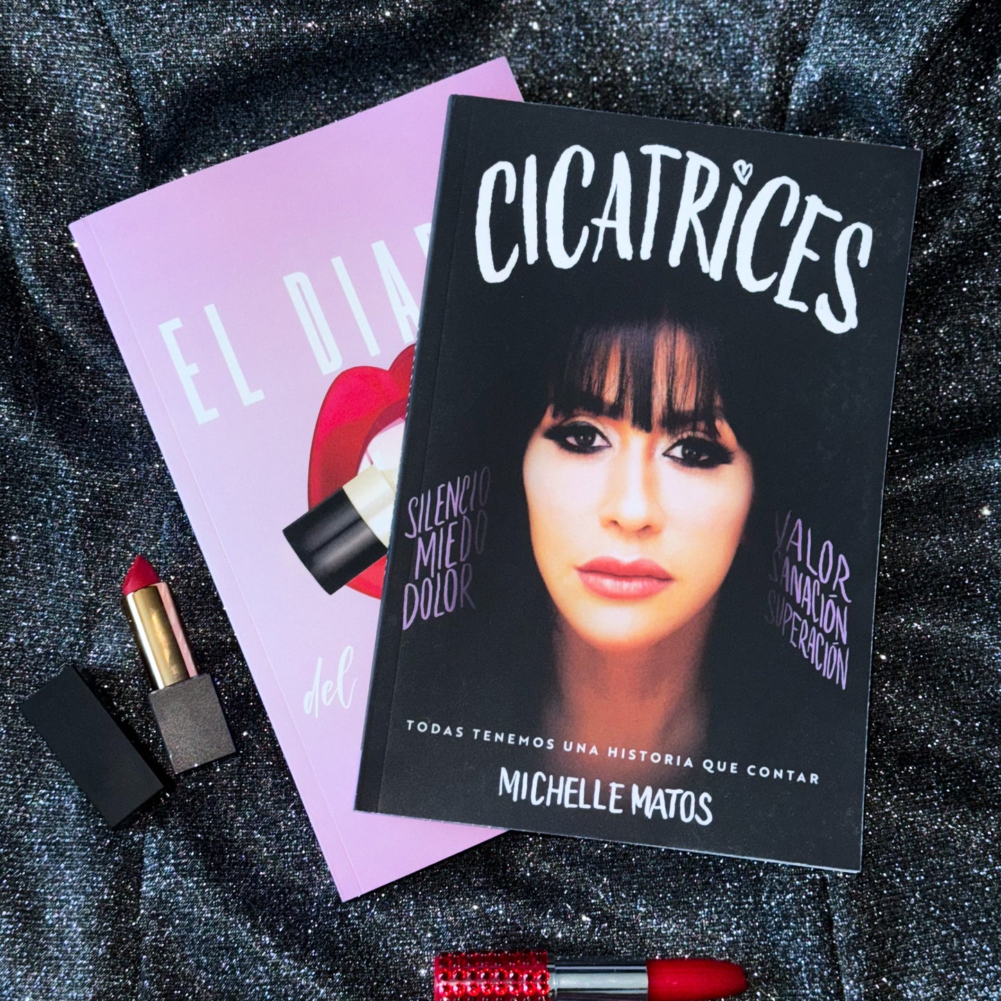 Cicatrices + El Diario del Lipstick Rojo Bundle